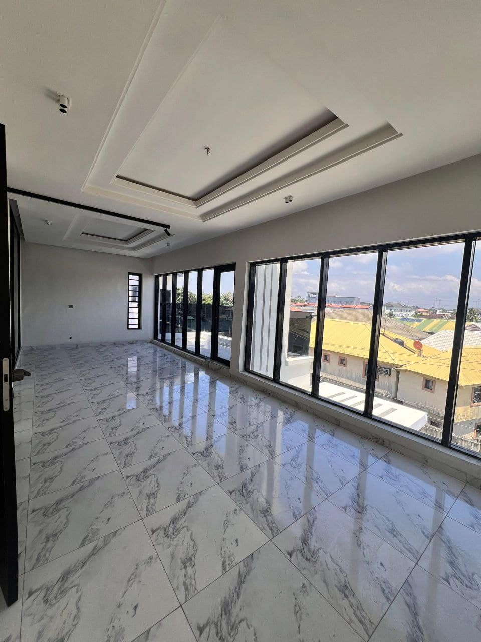 photo_6023899694196967666_y