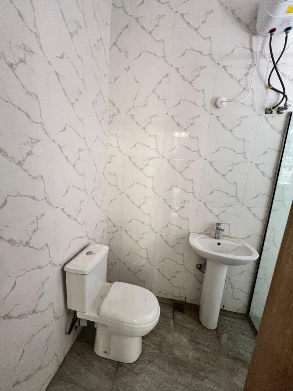 photo_6023899694196967690_y