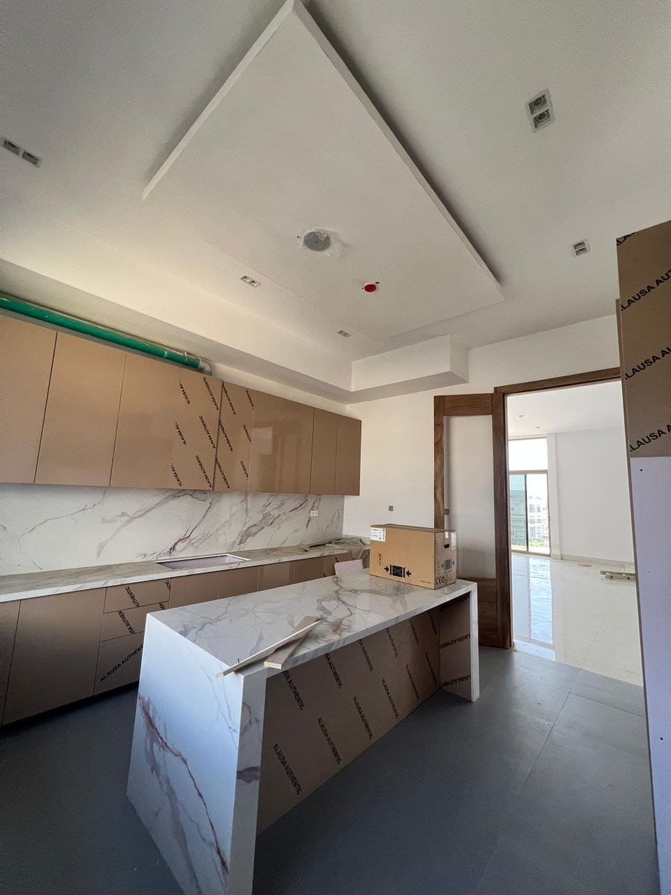 photo_6023899694196967718_y