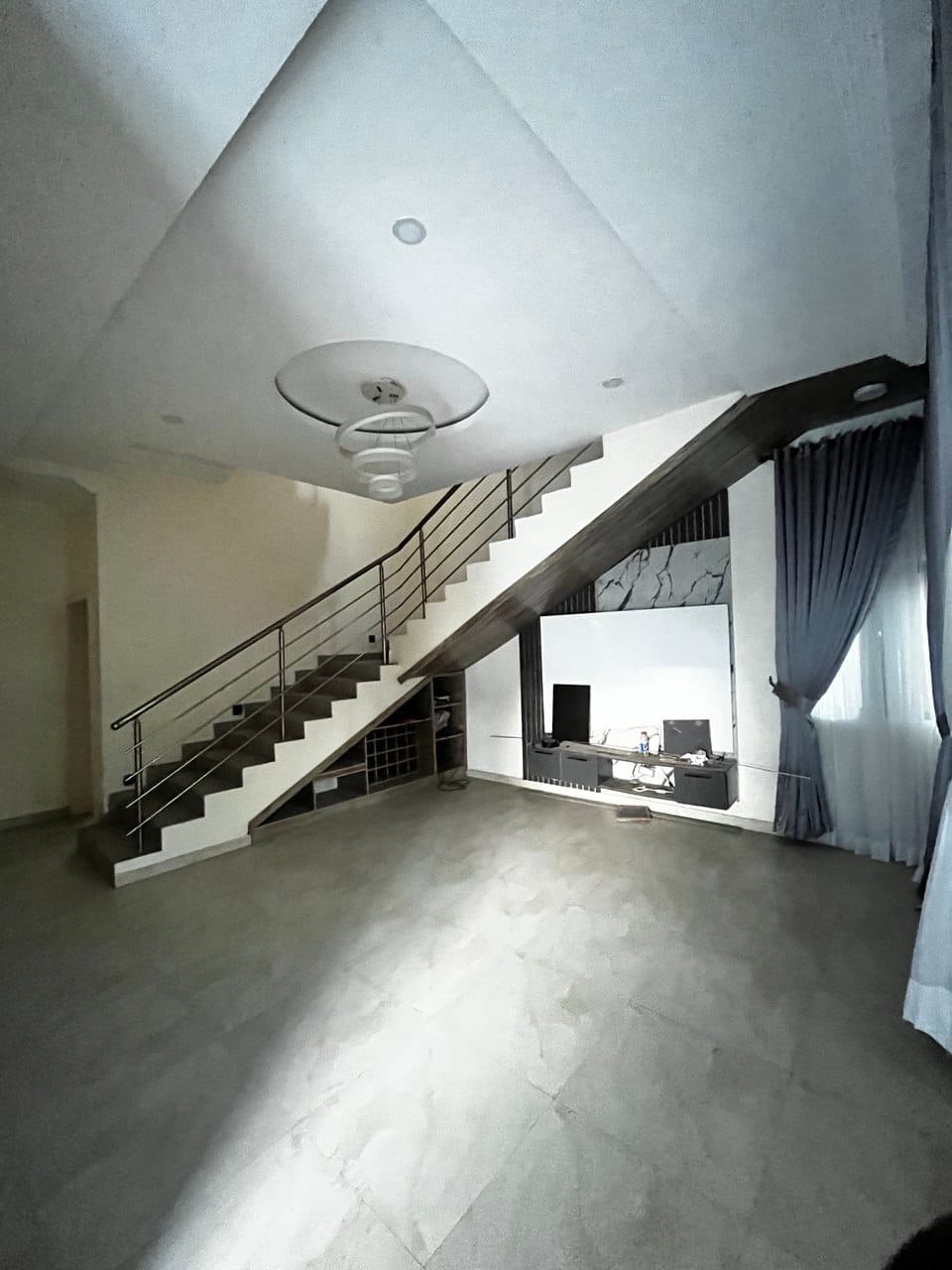 photo_6035022547100830602_y