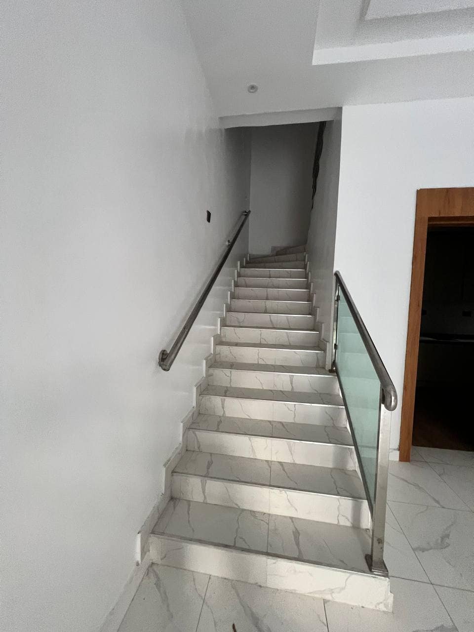 photo_6035022547100830616_y