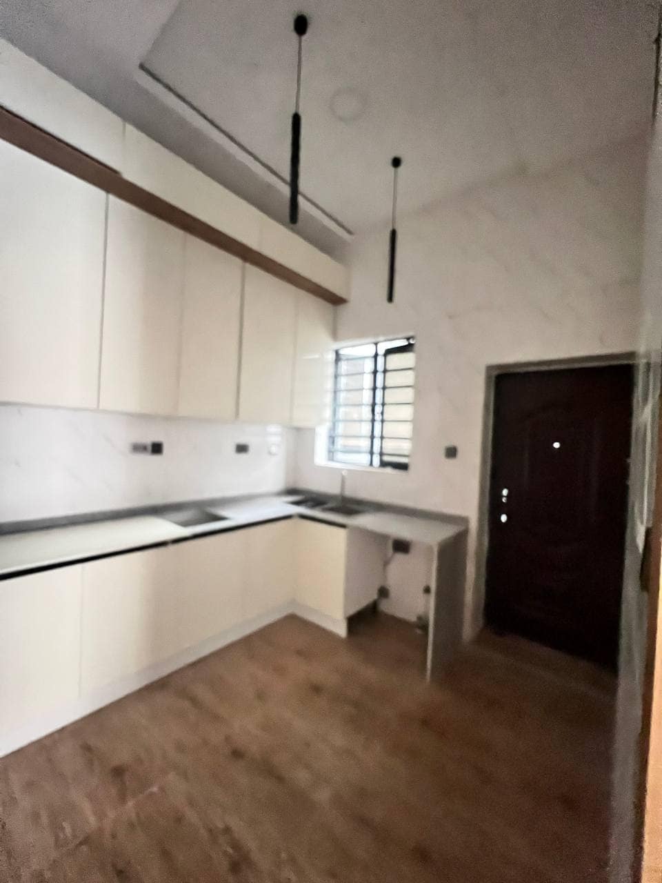 photo_6035022547100830621_y