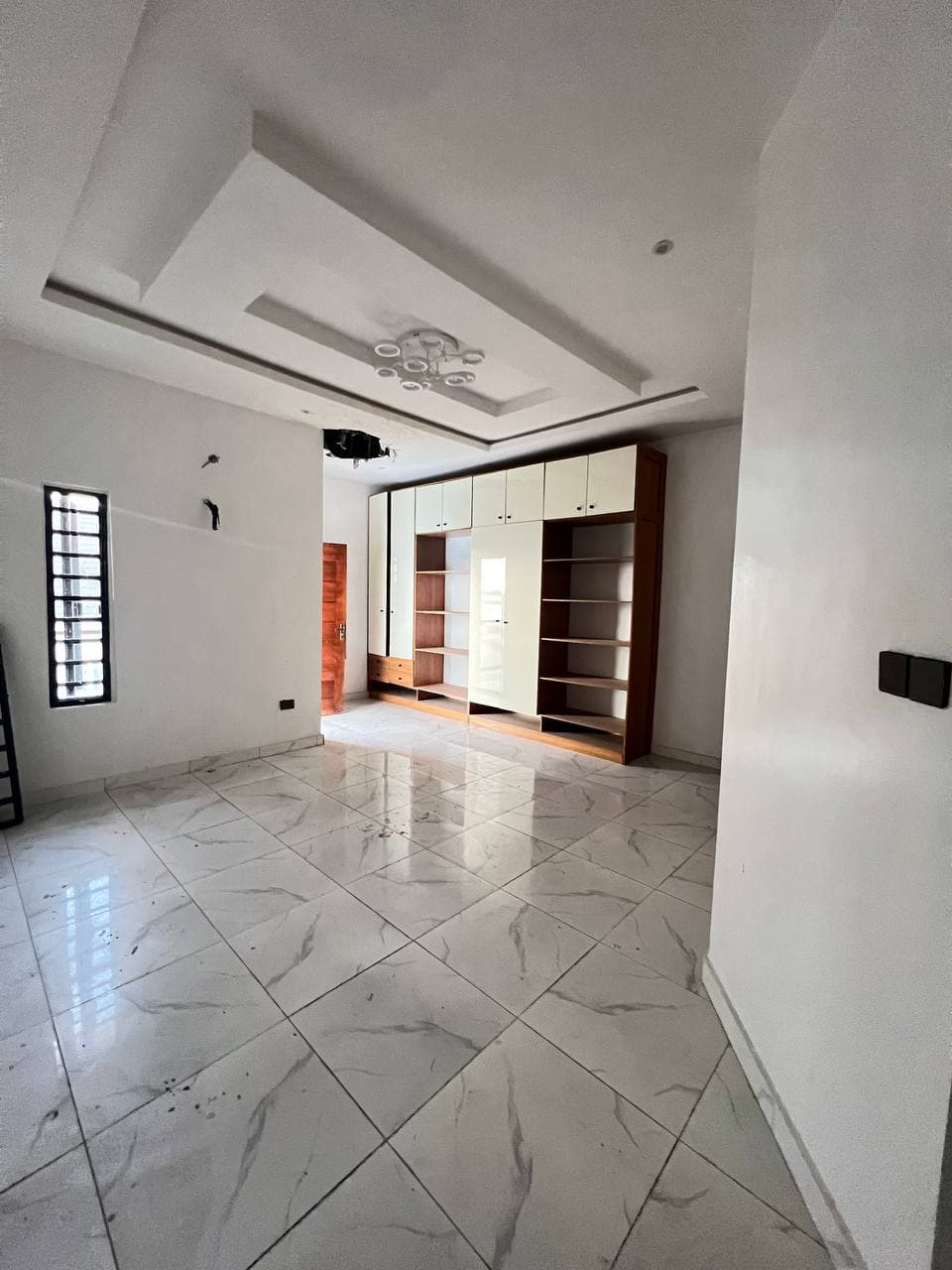 photo_6035022547100830622_y