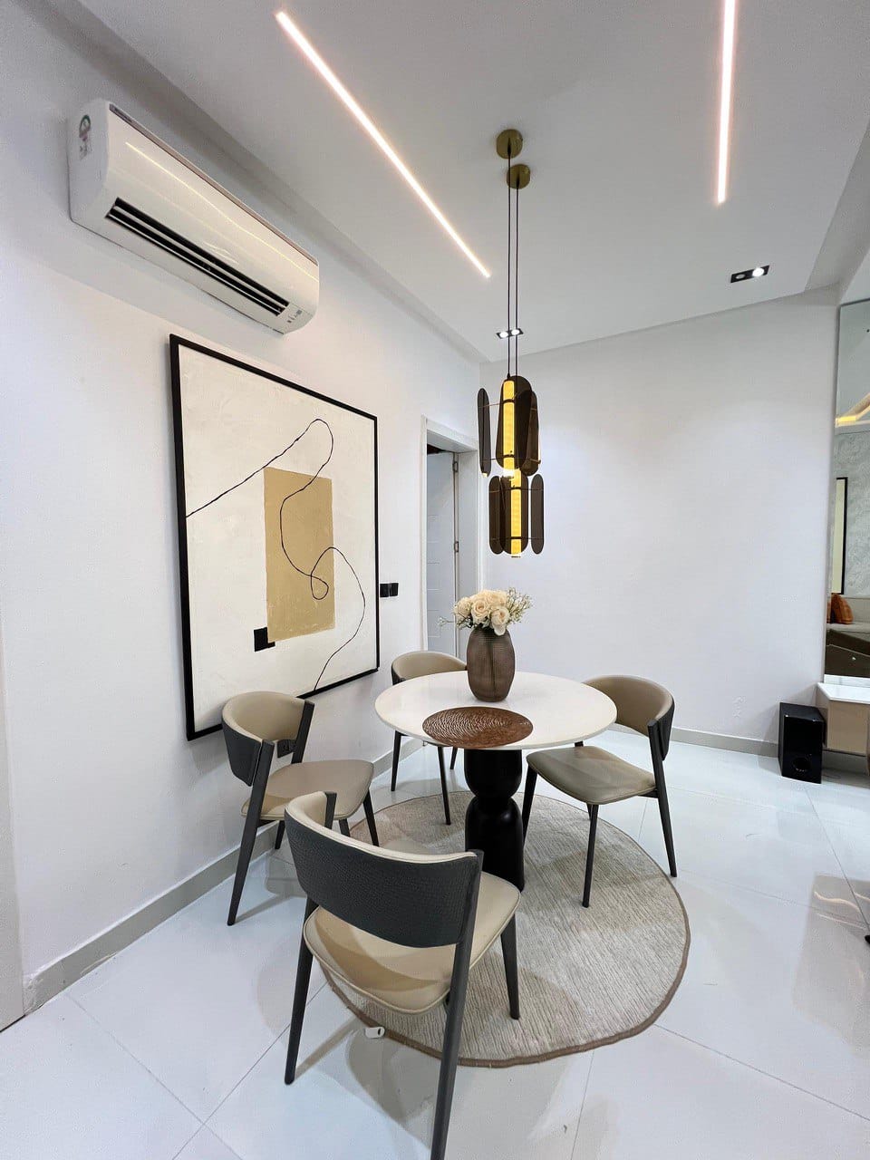 photo_6035022547100830640_y