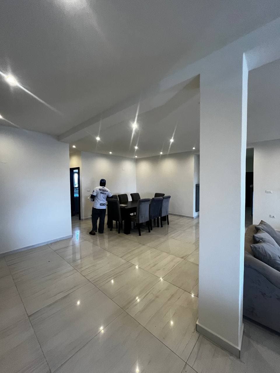 photo_6035022547100830659_y