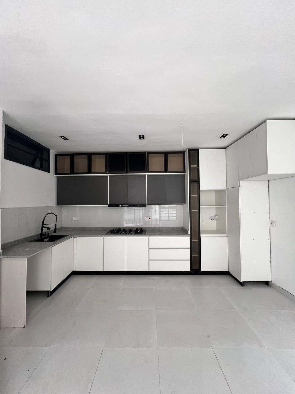 photo_6037247941455580190_y