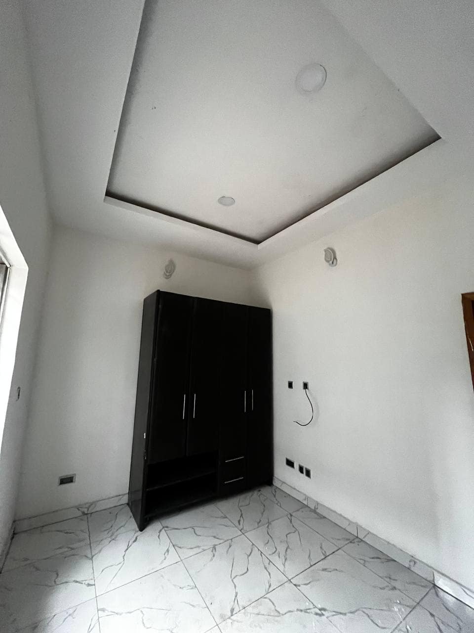 photo_6039499741269265389_y