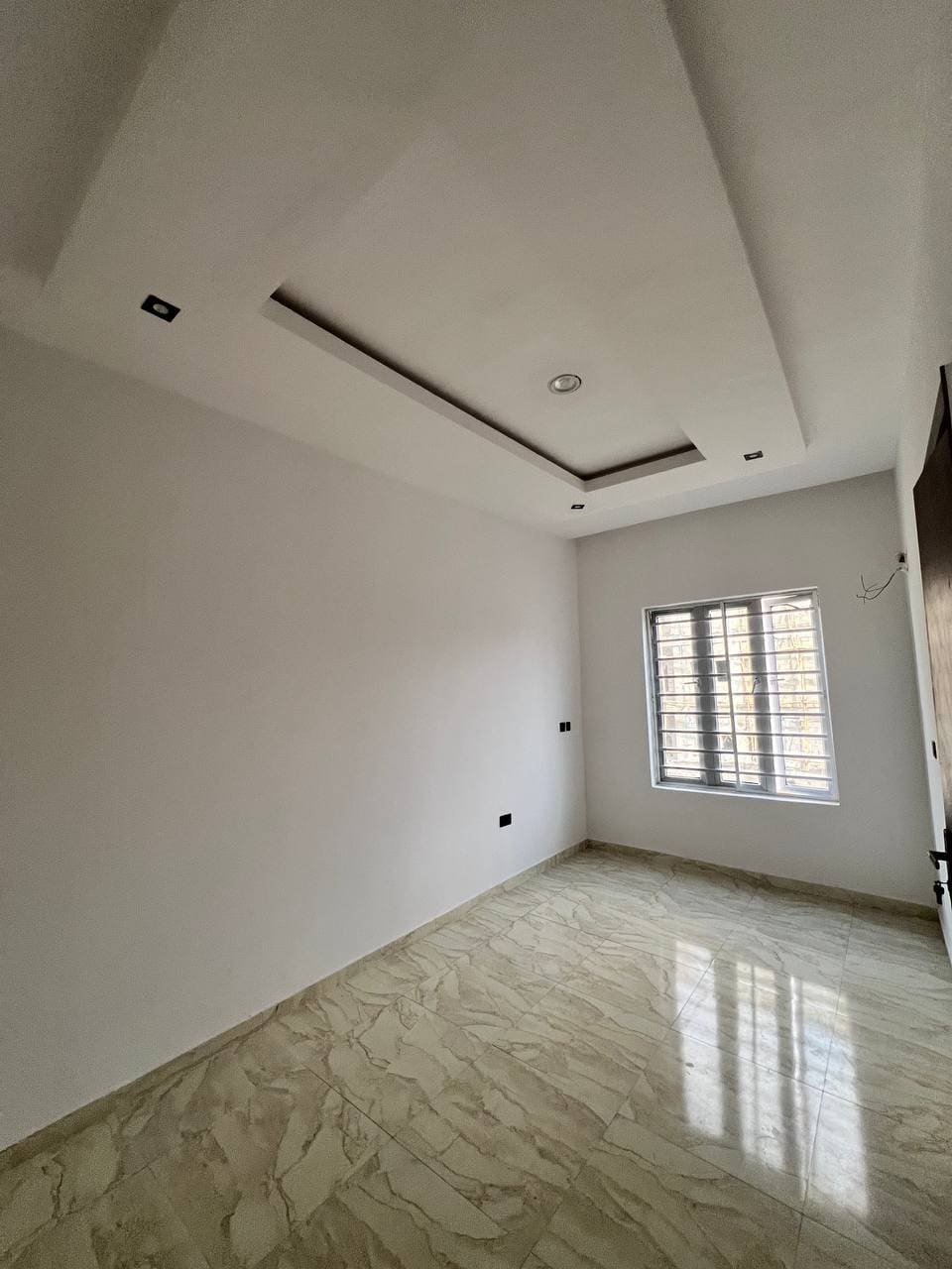 photo_6044223702783691695_y