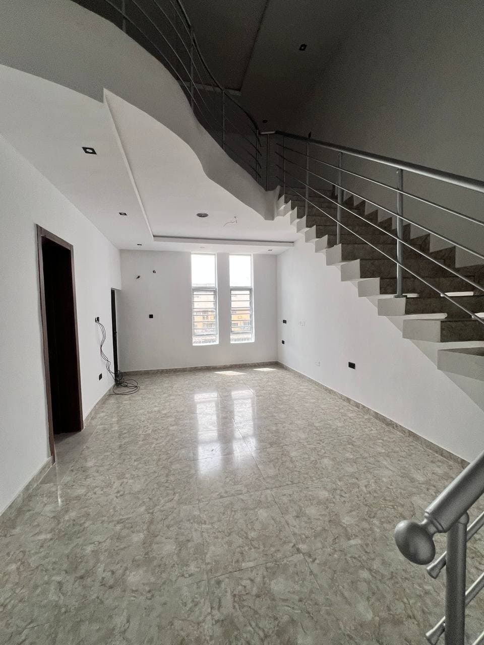 photo_6044223702783691699_y