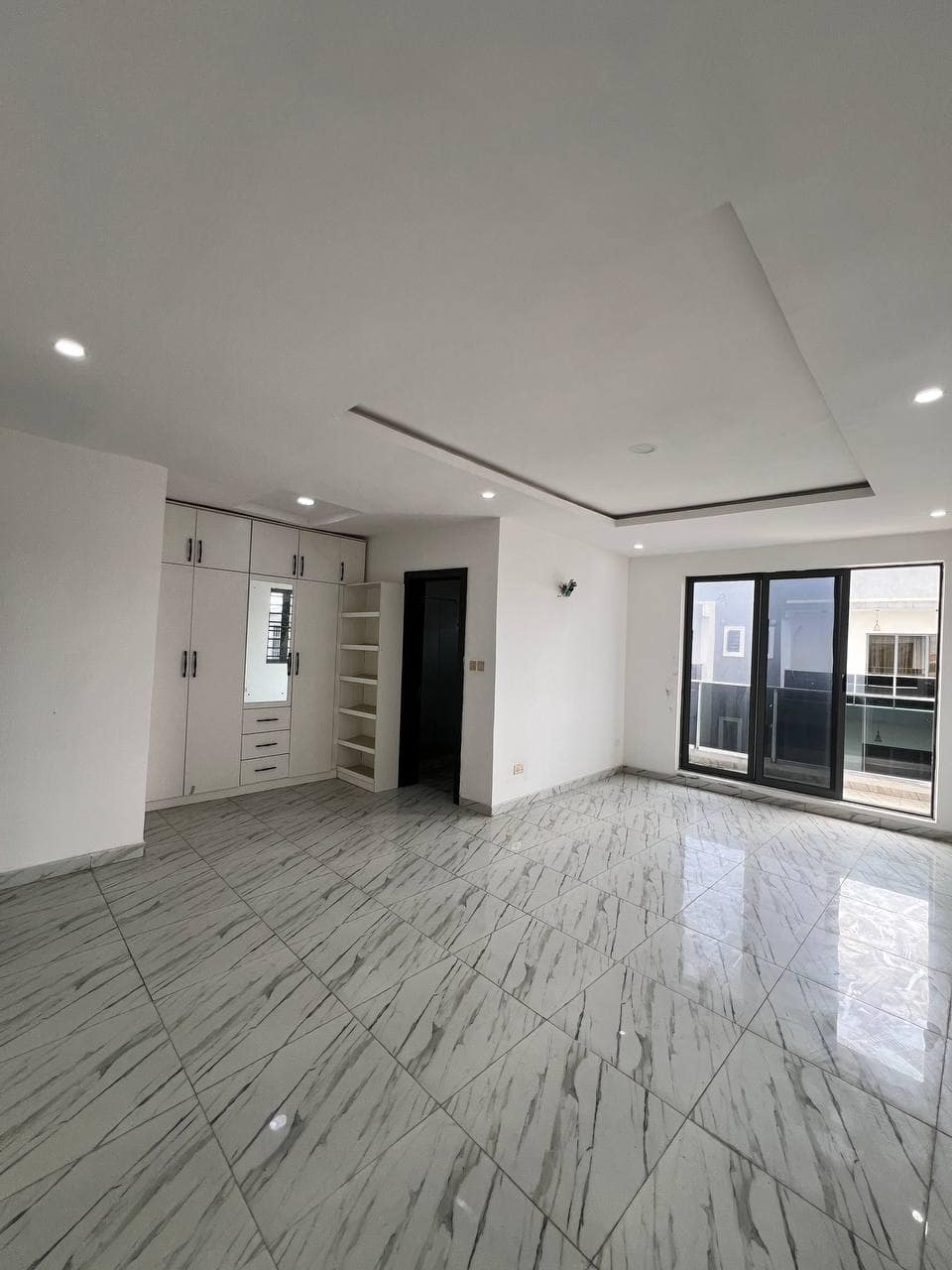 photo_6044223702783691710_y