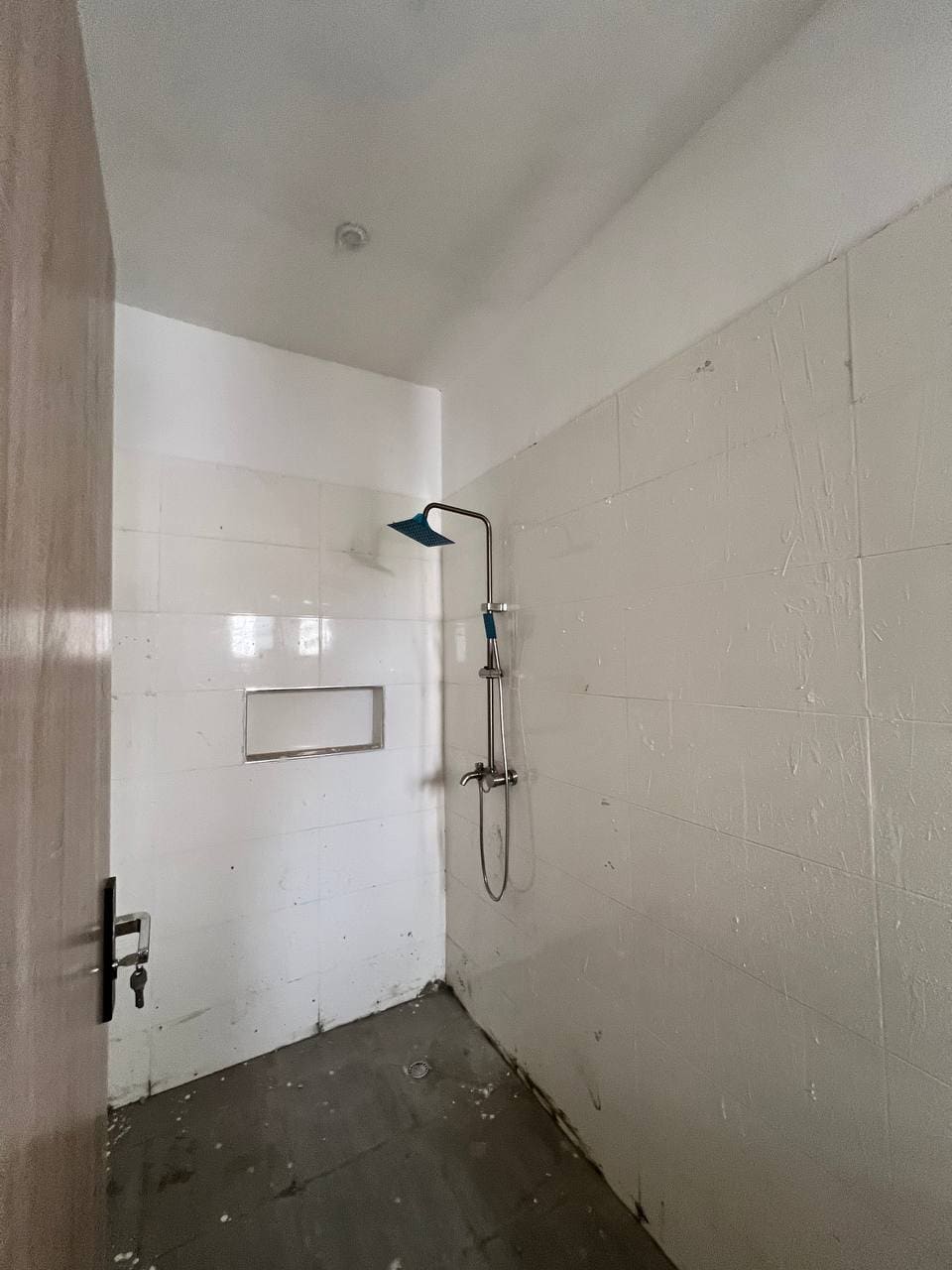 photo_6044223702783691736_y