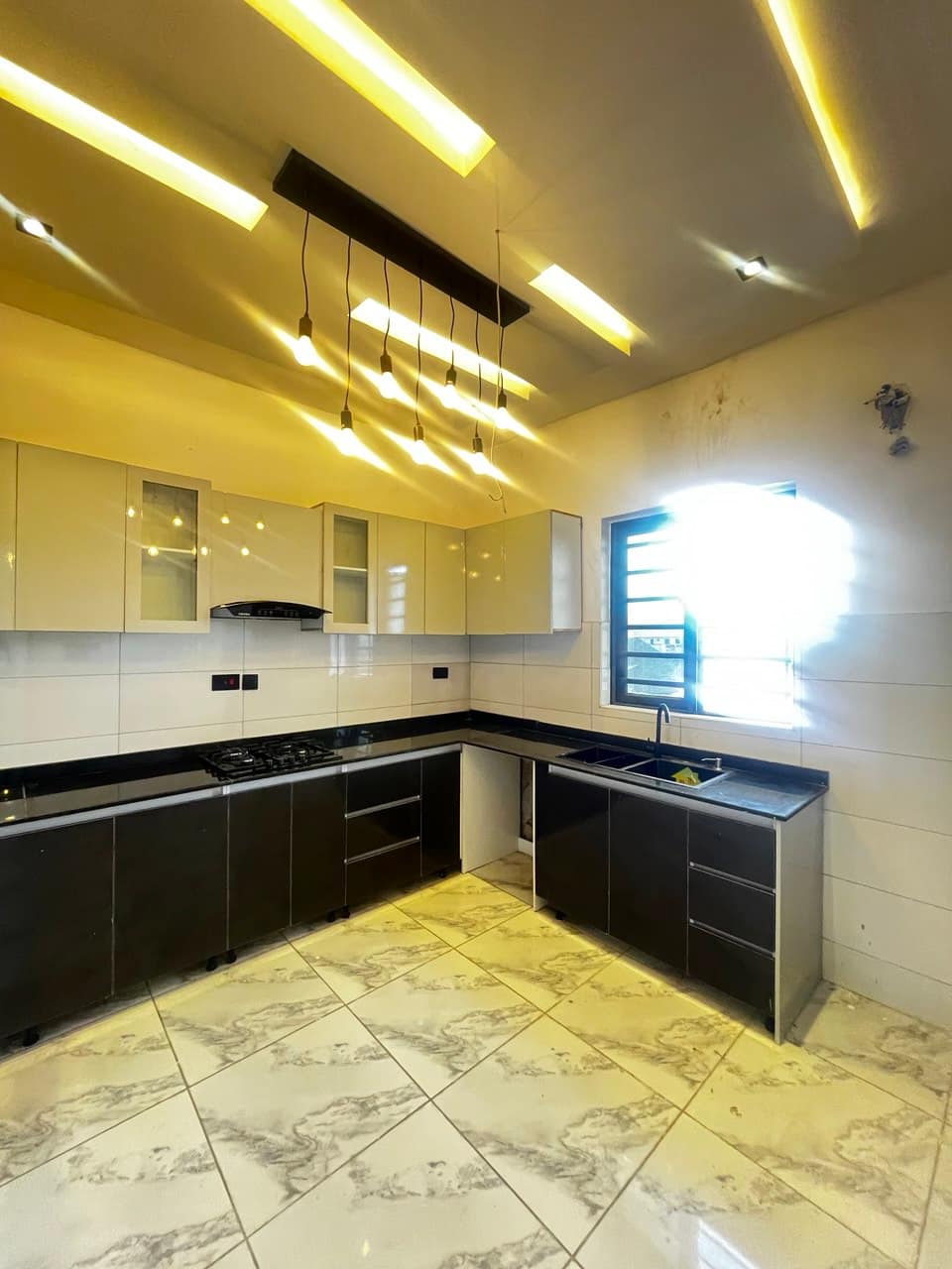 photo_6044223702783691748_y