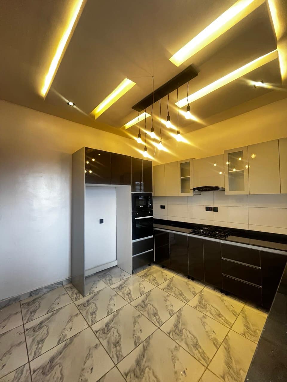 photo_6044223702783691749_y