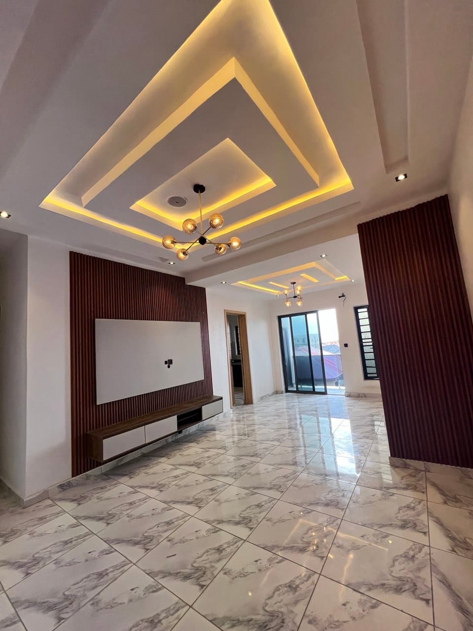 photo_6044223702783691751_y