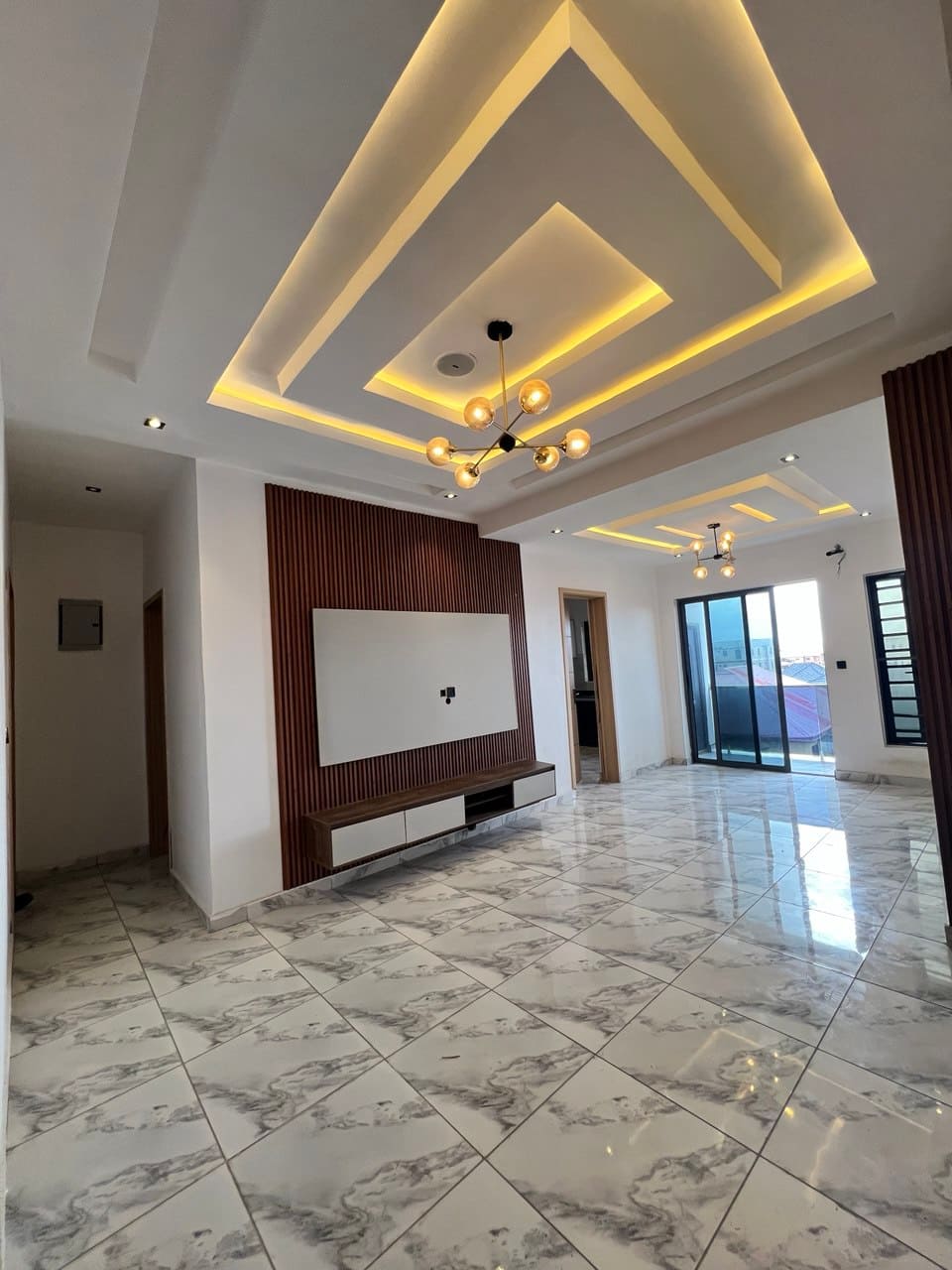 photo_6044223702783691754_y