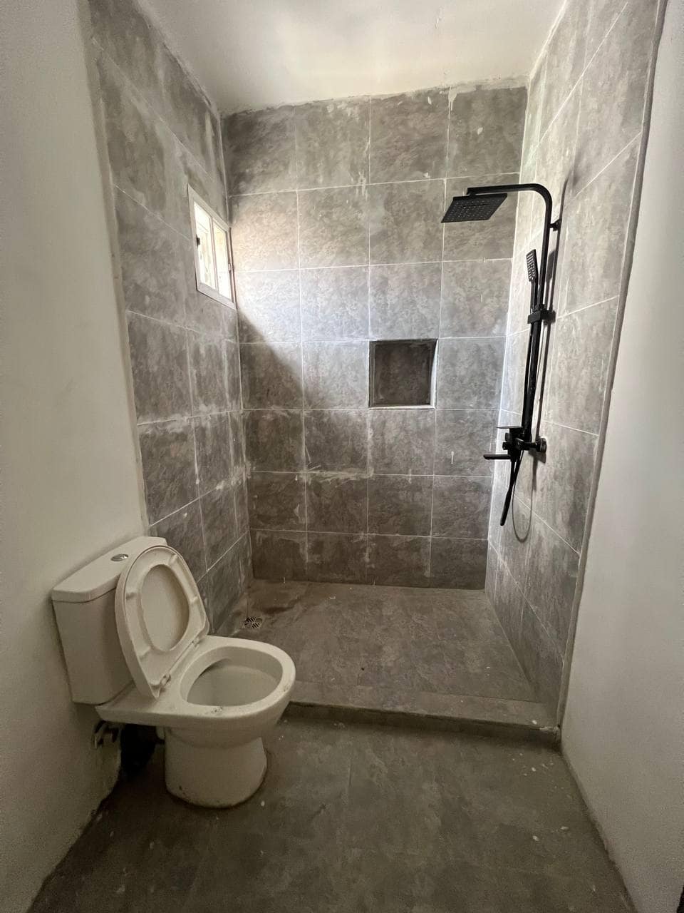 photo_6044223702783691769_y