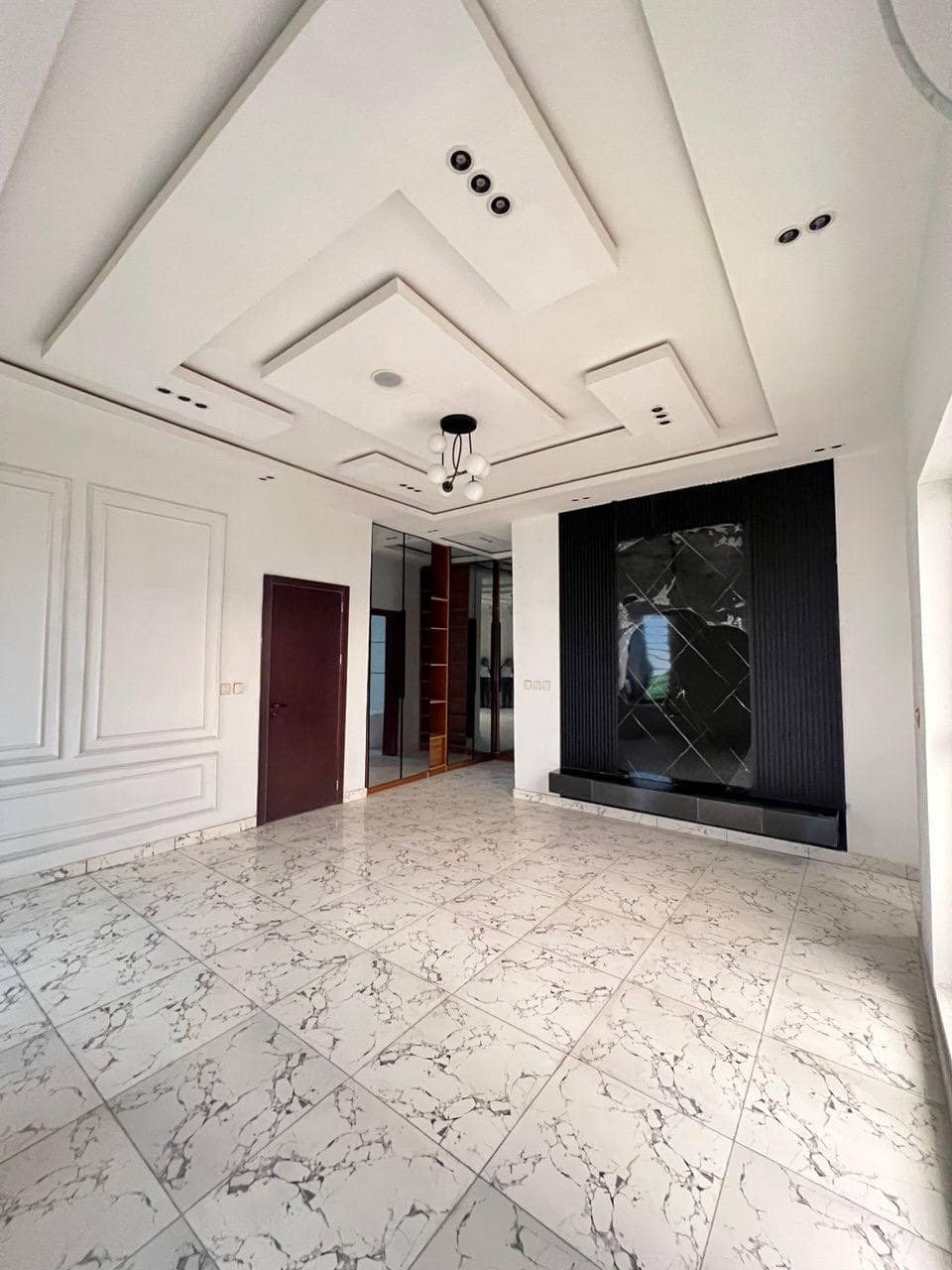 photo_5776125912817535776_y