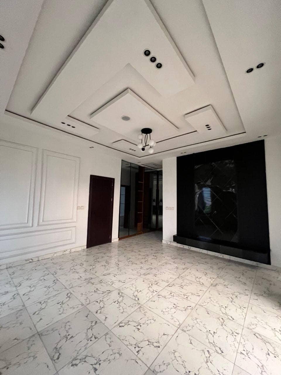 photo_5776125912817535778_y