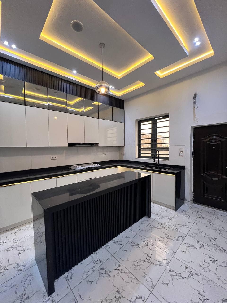 photo_5776125912817535785_y