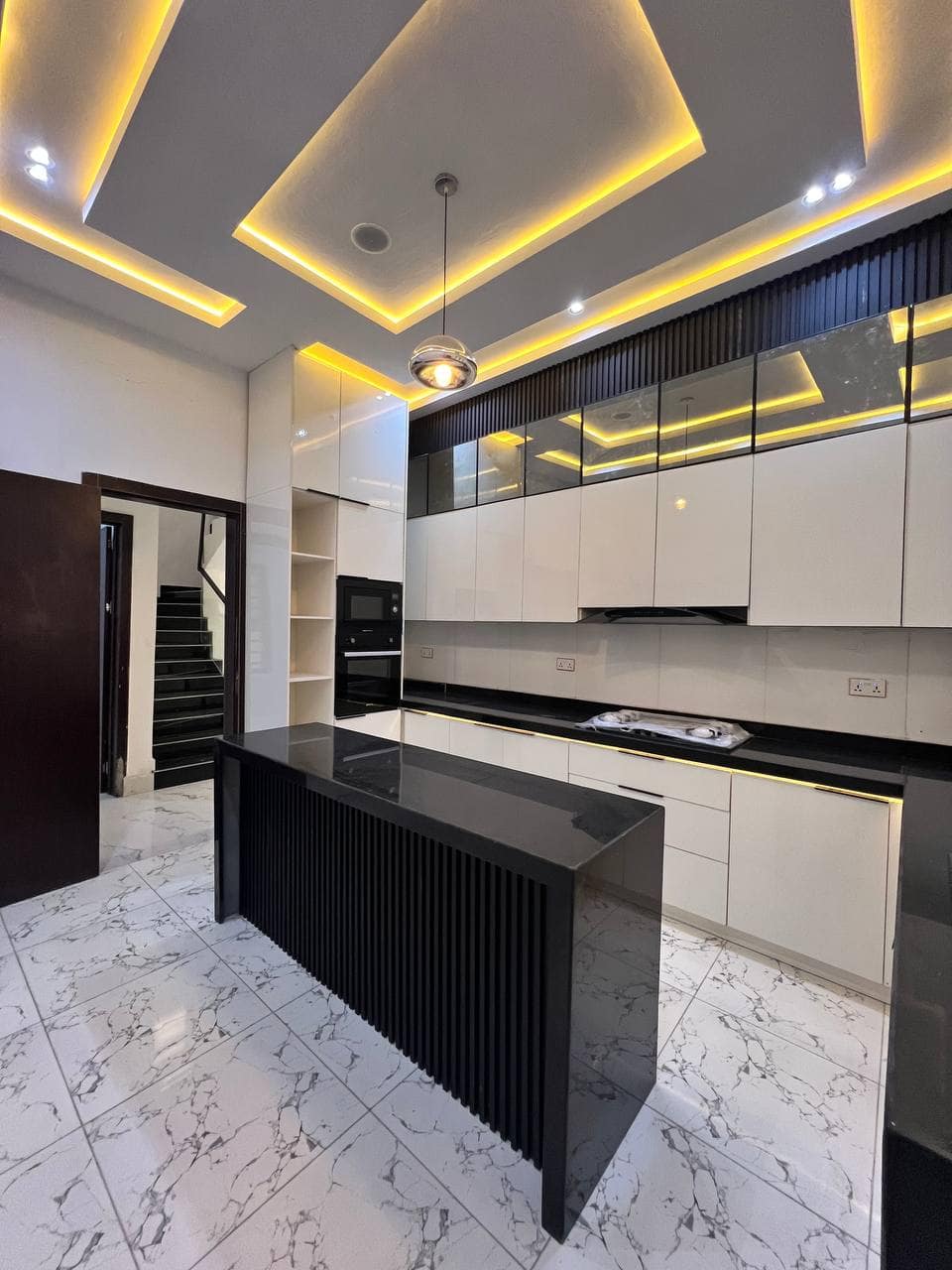 photo_5776125912817535786_y