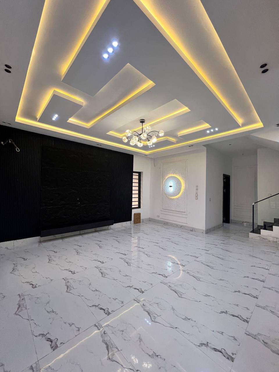 photo_5776125912817535787_y