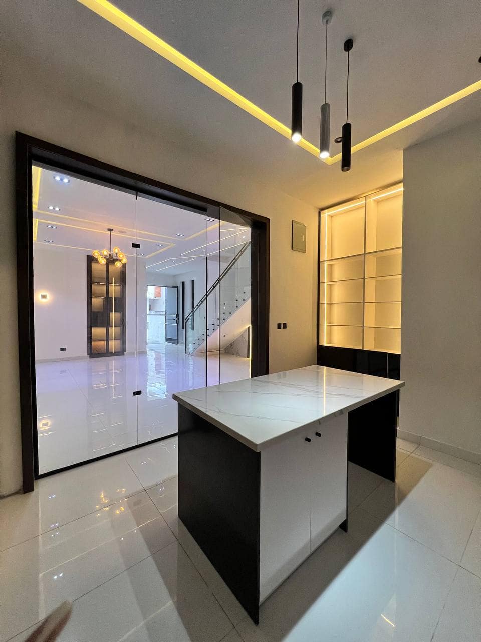 photo_5776125912817535825_y