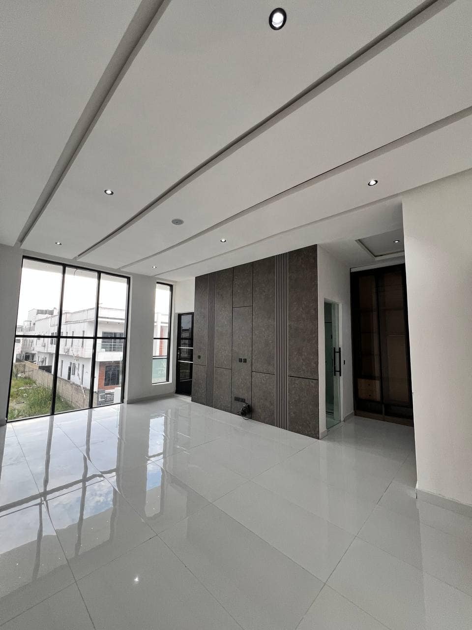 photo_5776125912817535828_y