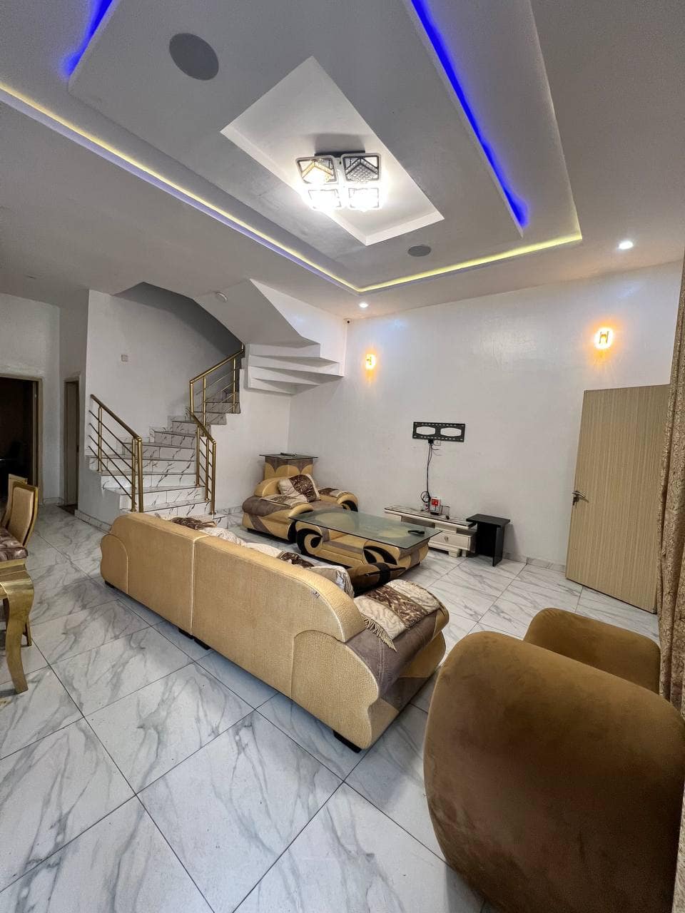 photo_5776125912817535866_y