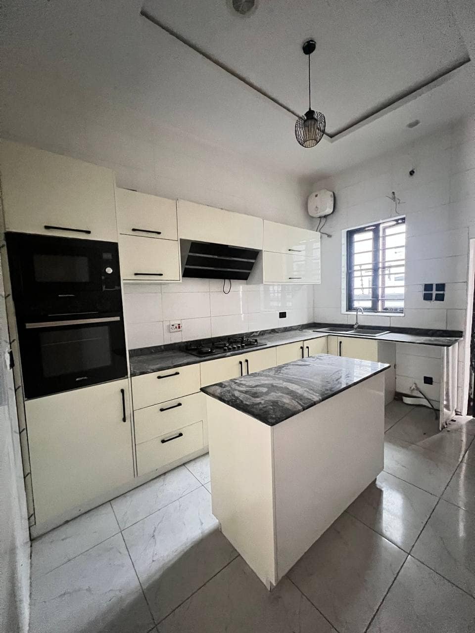 photo_5776125912817535909_y