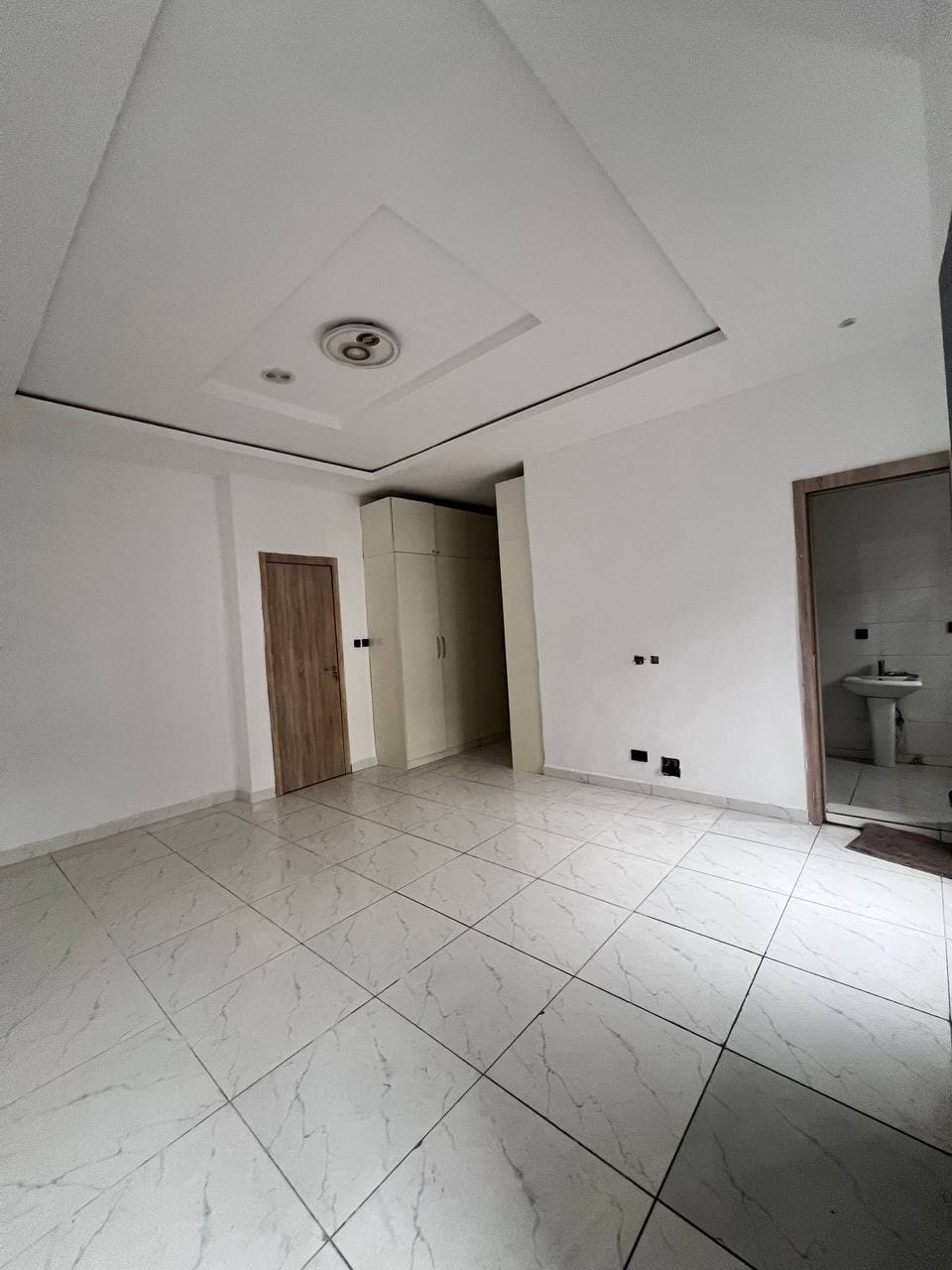 photo_5776125912817535910_y