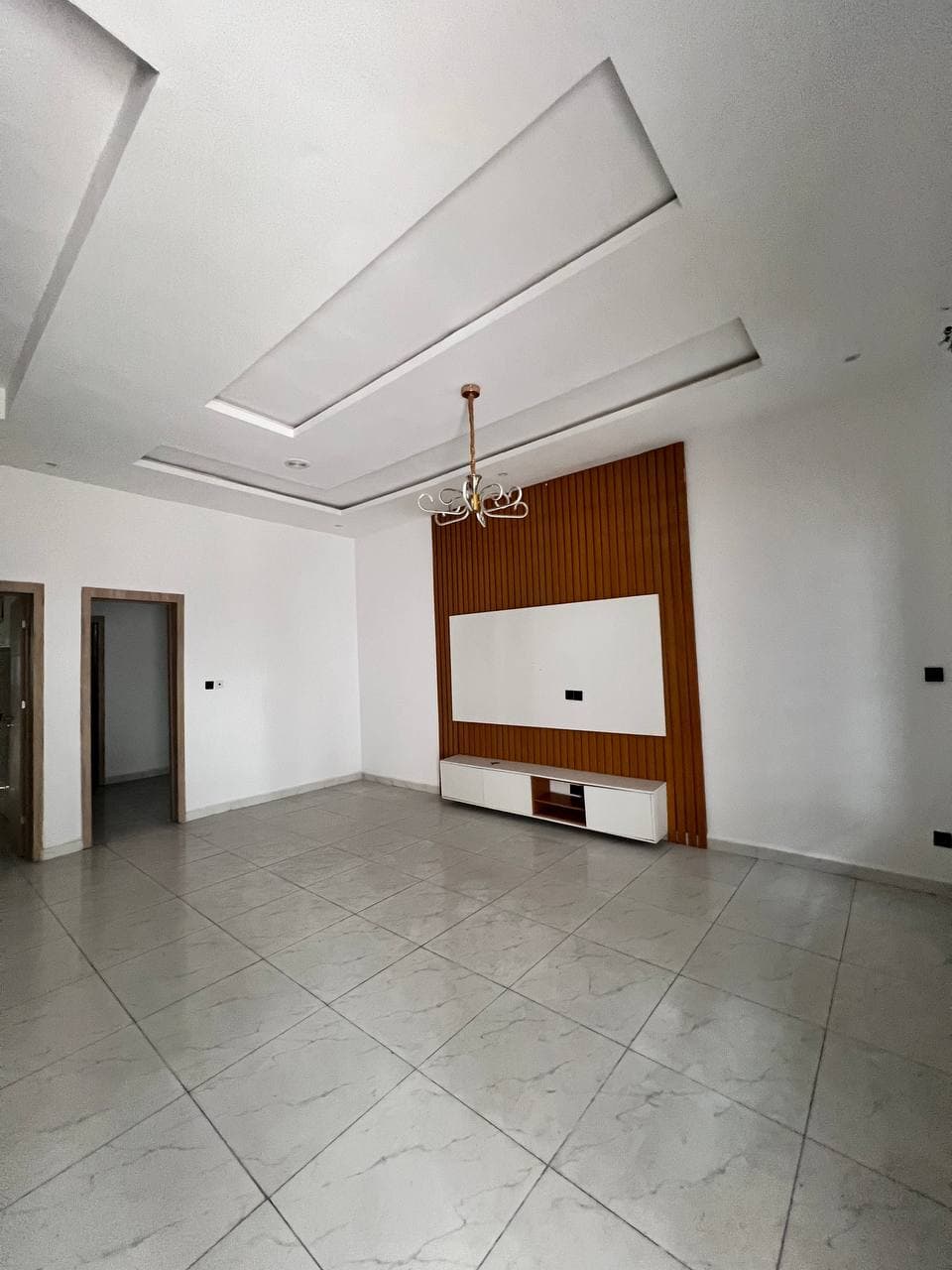 photo_5776125912817535912_y