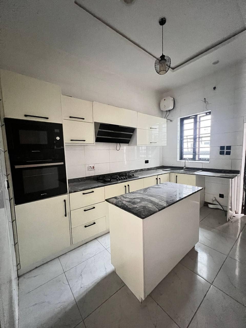 photo_5776125912817535914_y