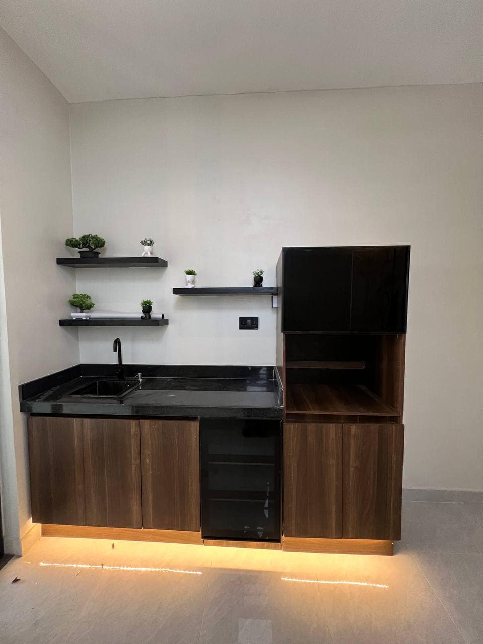 photo_5776125912817535939_y