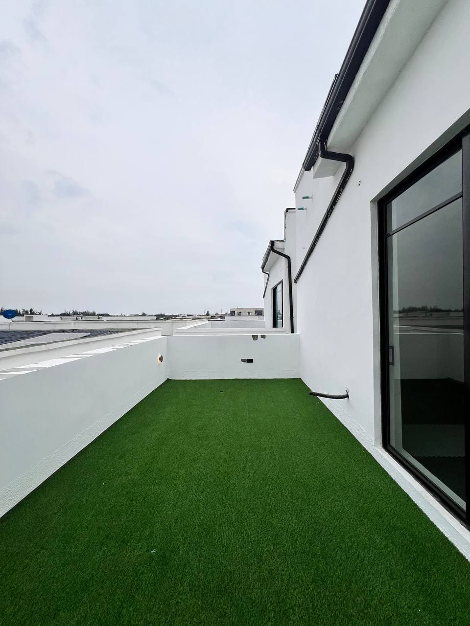 photo_5776125912817535940_y