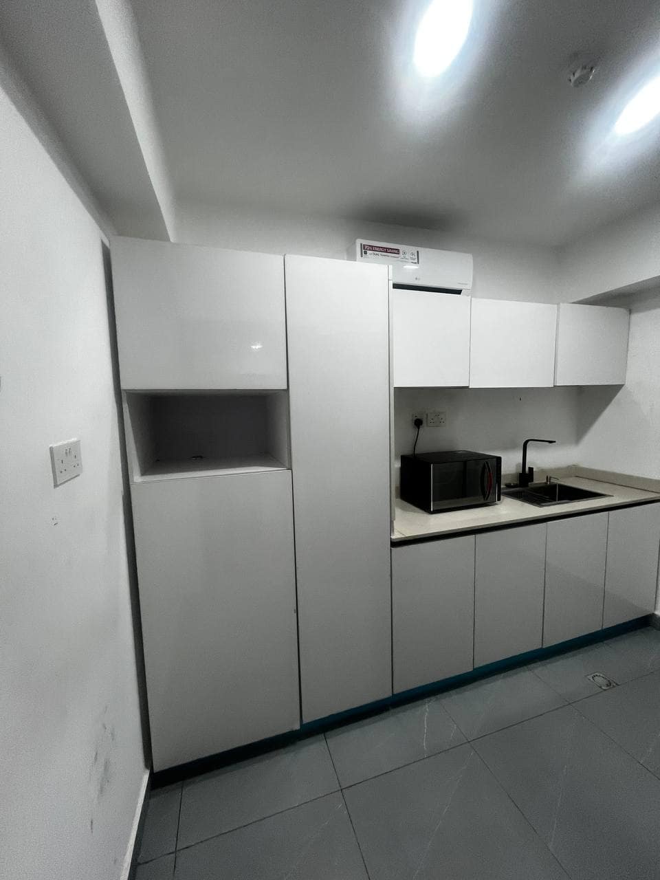 photo_5792040905542929374_y