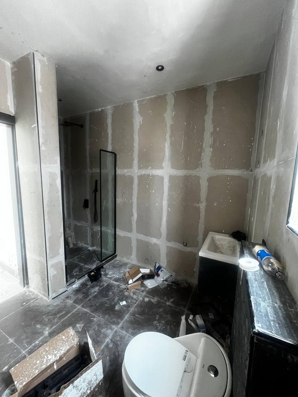 photo_5792040905542929453_y