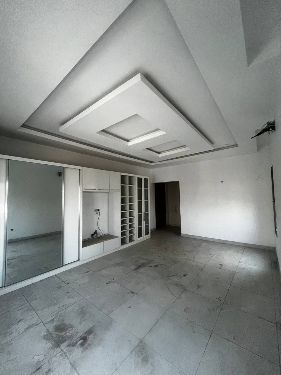 photo_5792040905542929580_y