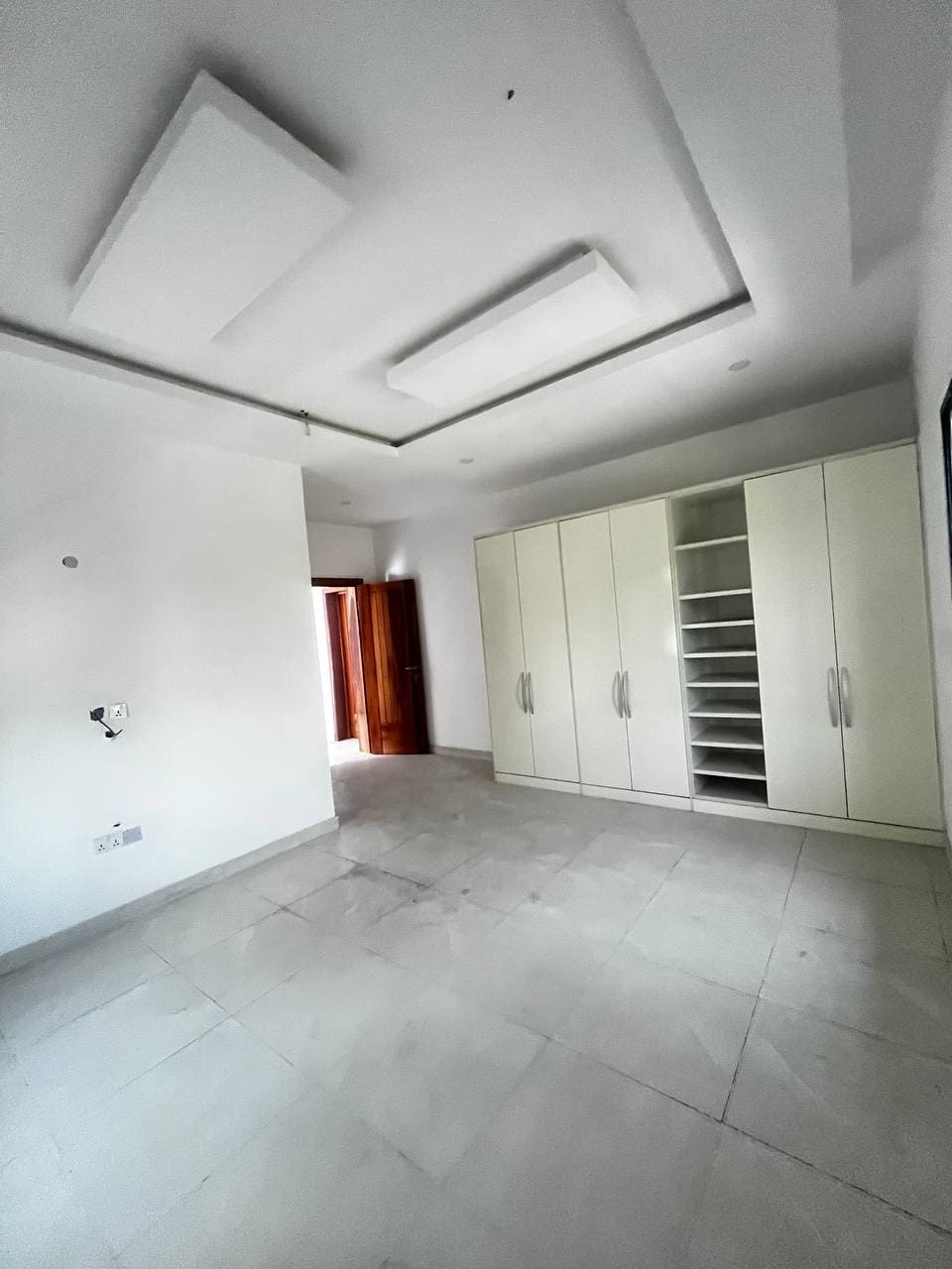 photo_5792040905542929581_y