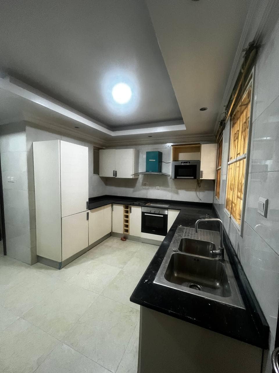 photo_5792040905542929615_y