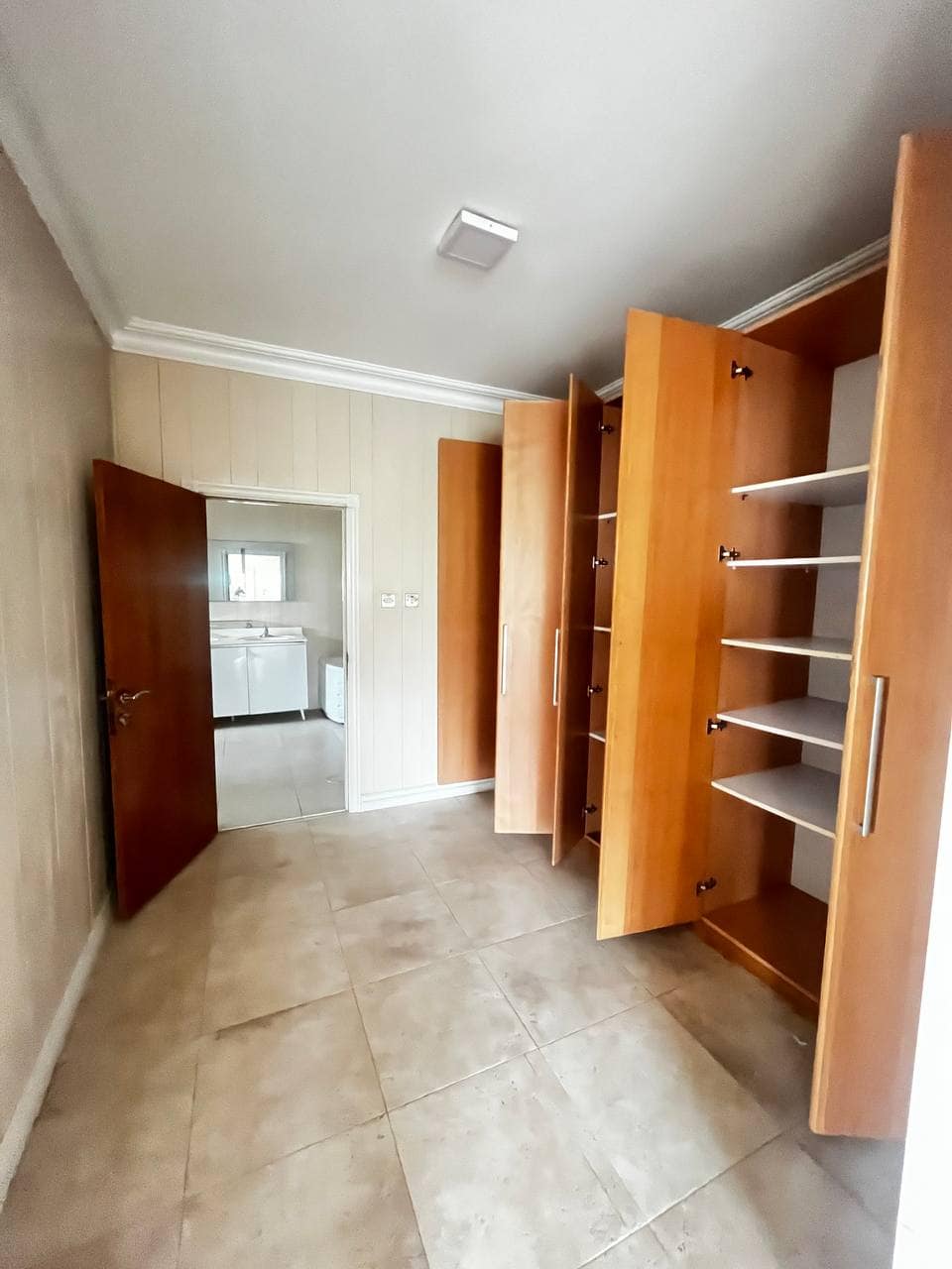 photo_5796211653794794345_y