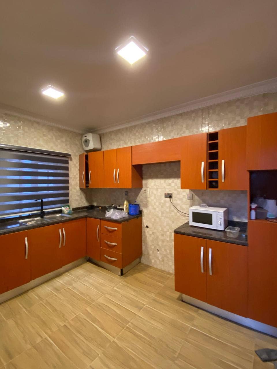 photo_5796211653794794489_y