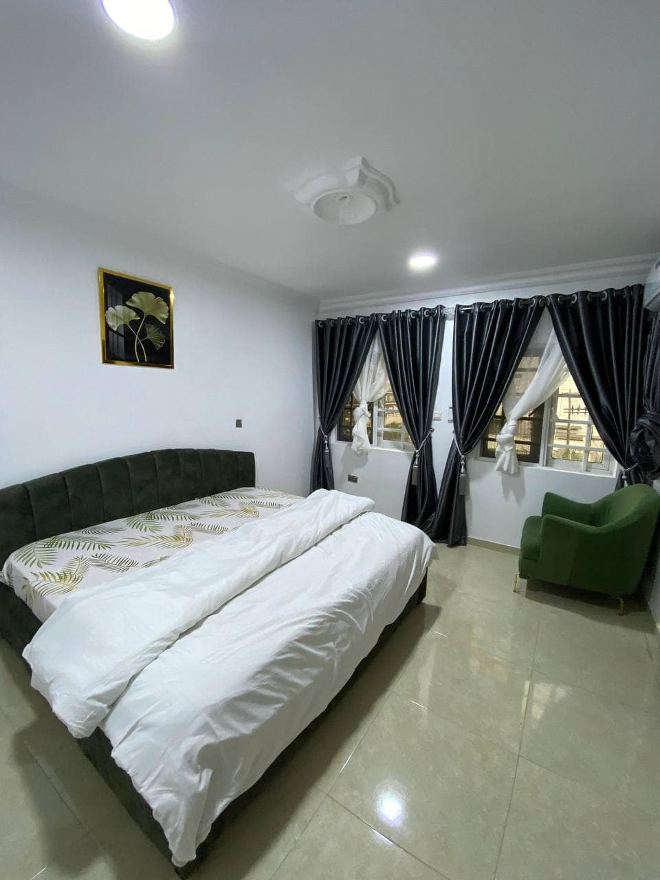 photo_5796211653794794493_y