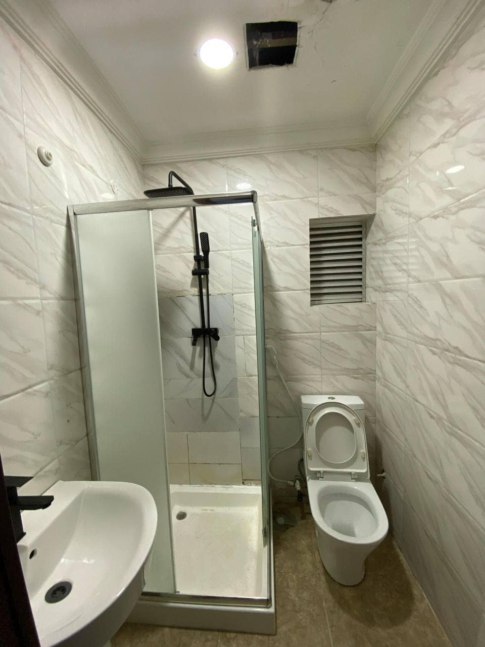 photo_5796211653794794500_y