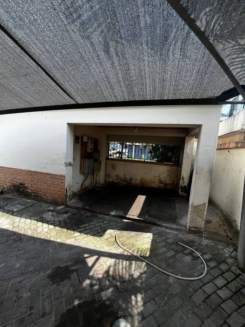 photo_5809935556069231470_y