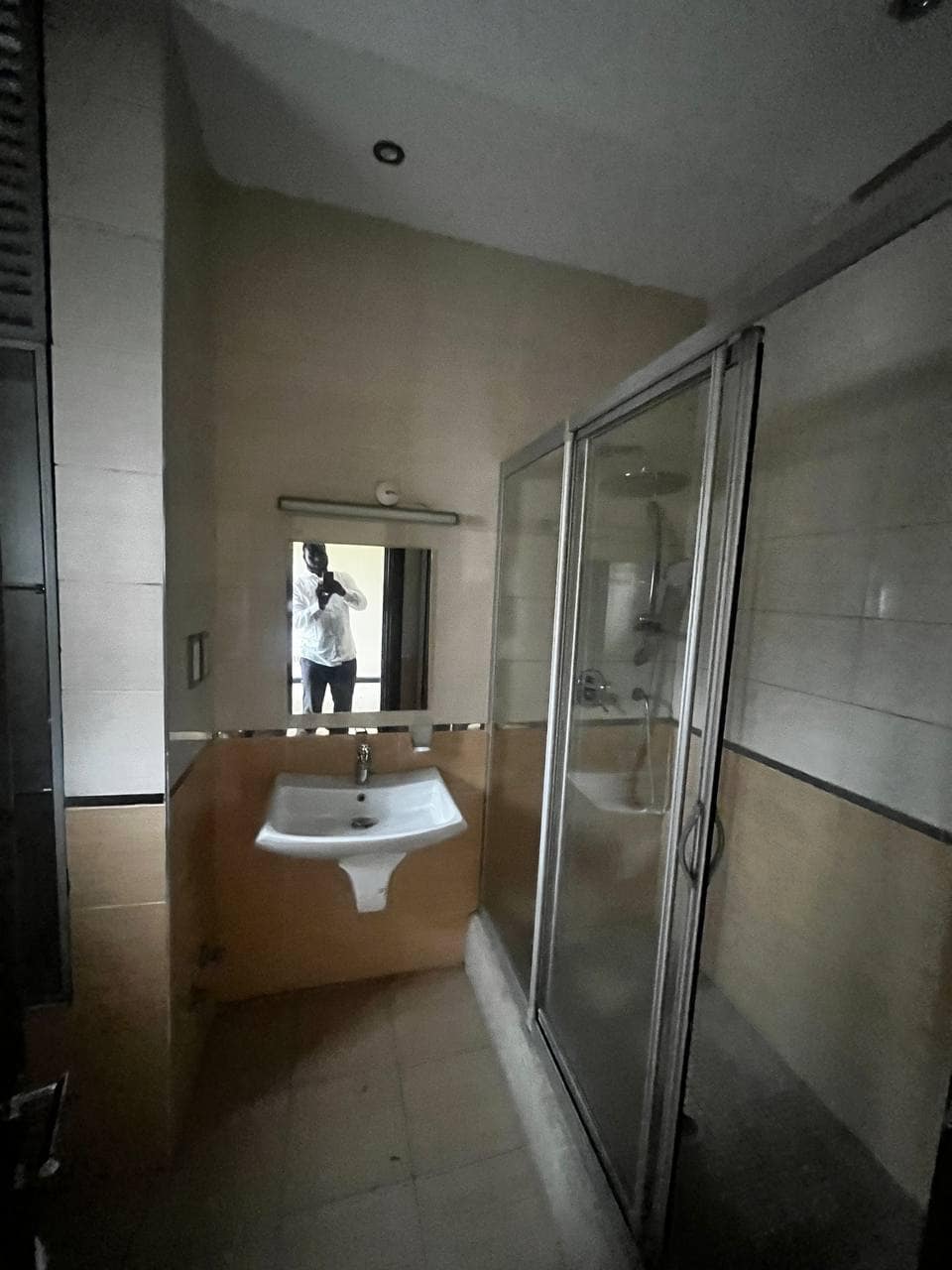 photo_5809935556069231510_y