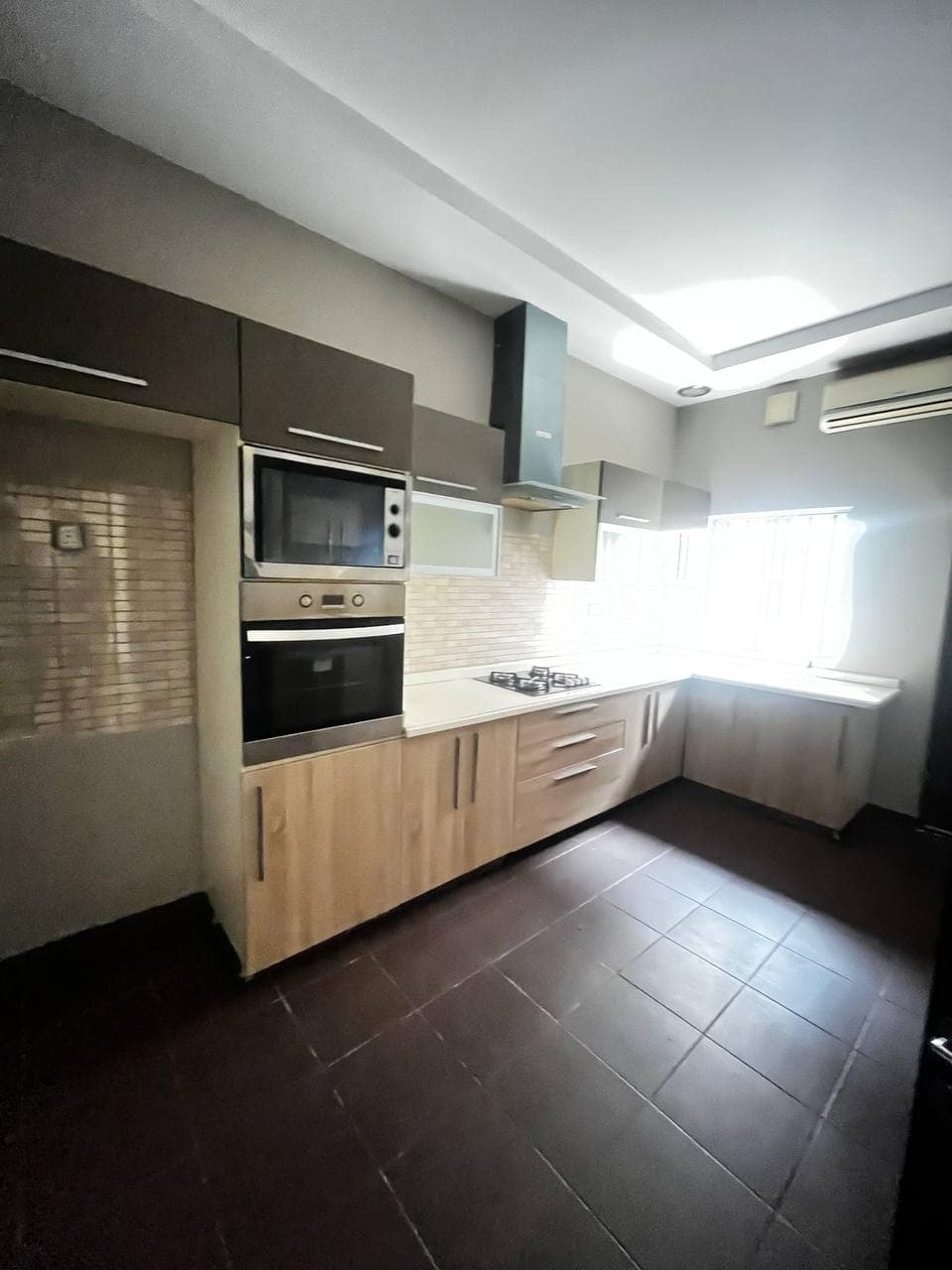 photo_5809935556069231529_y