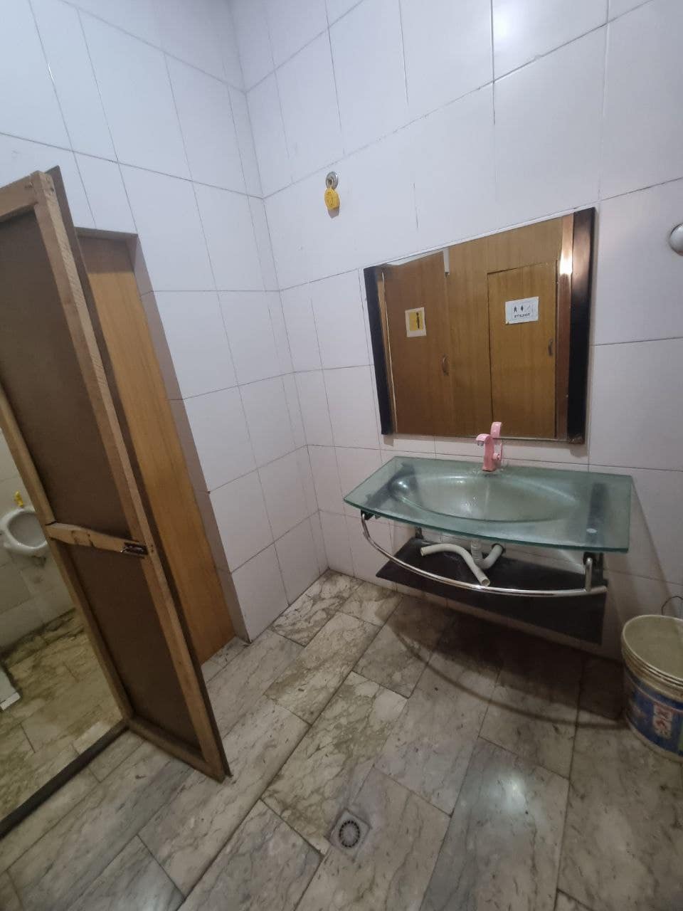 photo_5816537547868408811_y