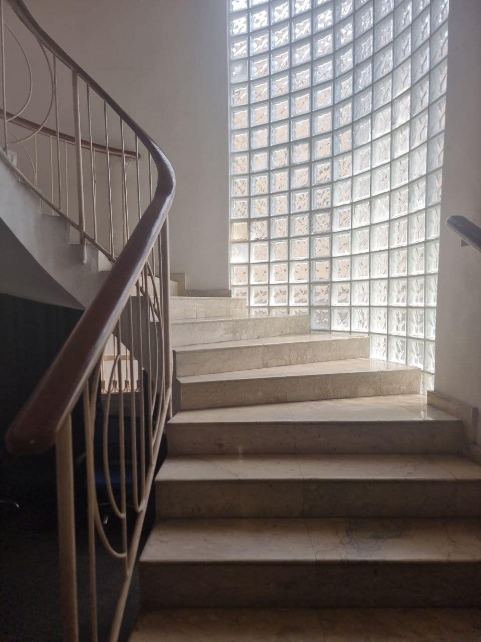 photo_5816537547868408816_y