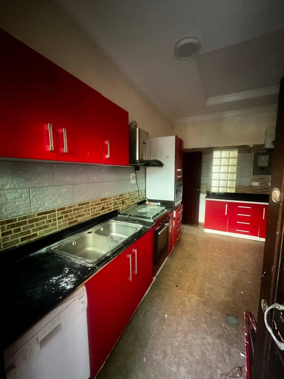 photo_5816537547868408936_y