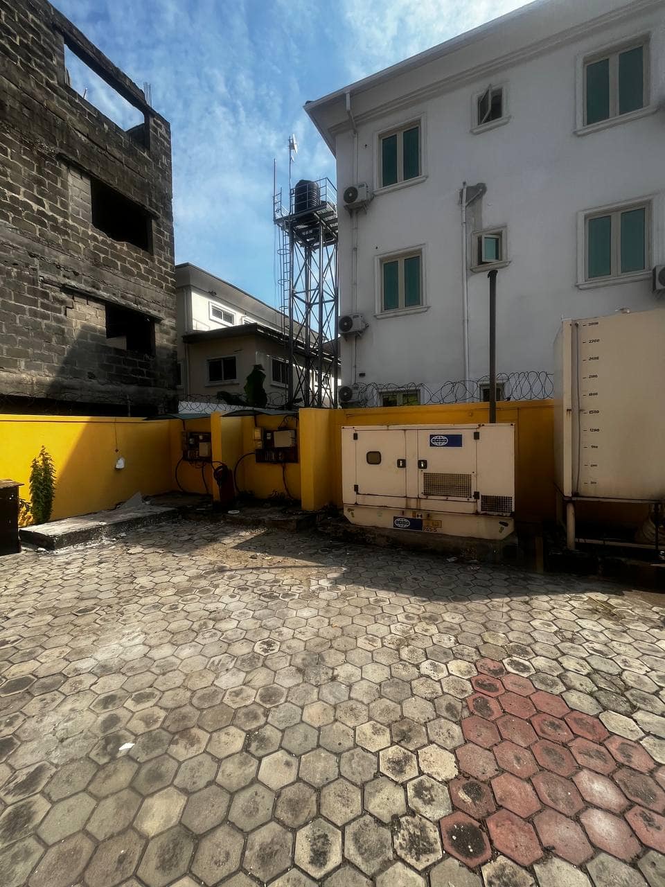 photo_5816537547868408939_y